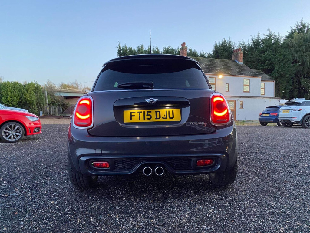 MINI HATCH