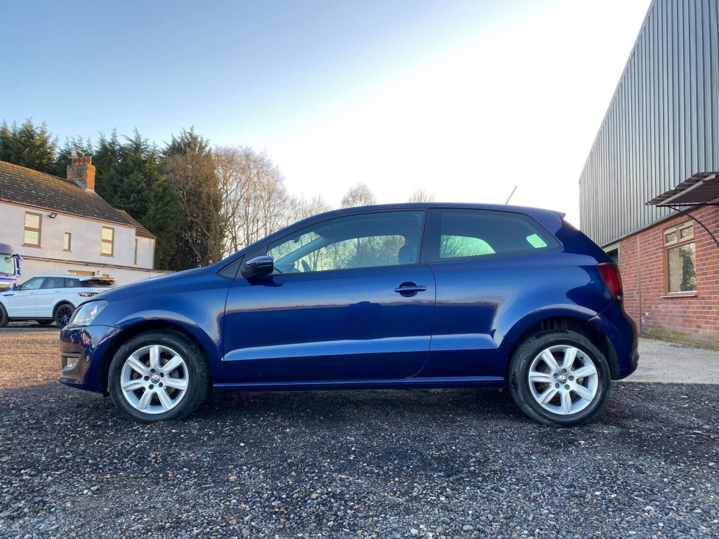 VOLKSWAGEN POLO