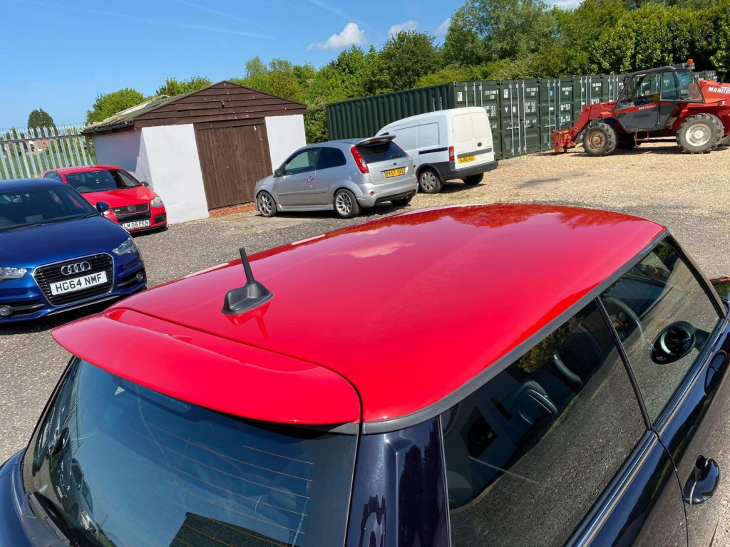 MINI HATCH
