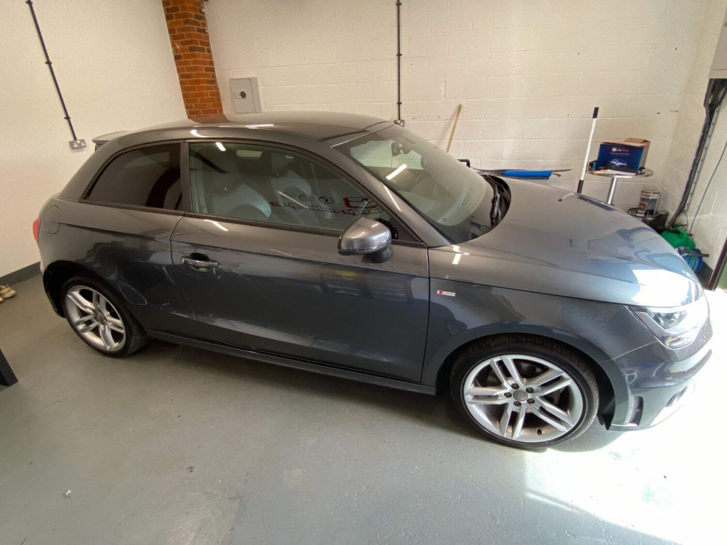 AUDI A1