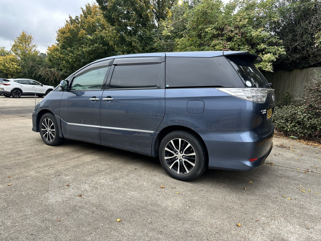 TOYOTA ESTIMA