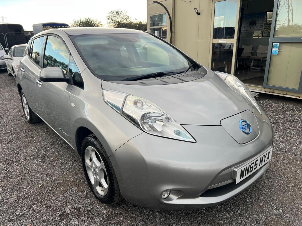 NISSAN LEAF