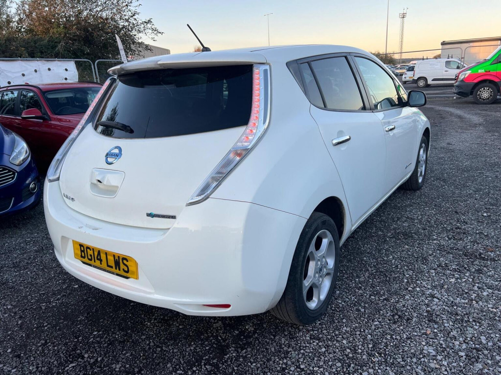 NISSAN LEAF
