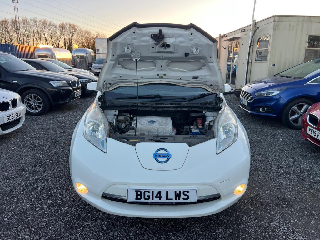 NISSAN LEAF