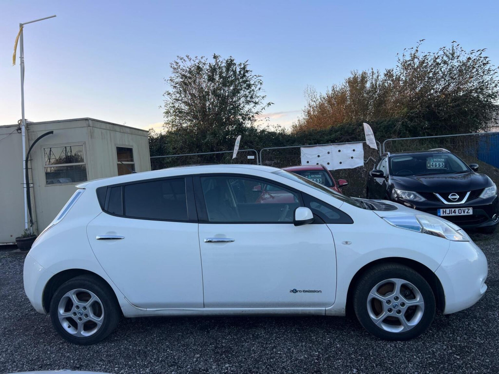 NISSAN LEAF
