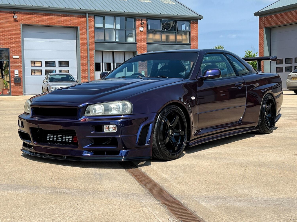 NISSAN SKYLINE