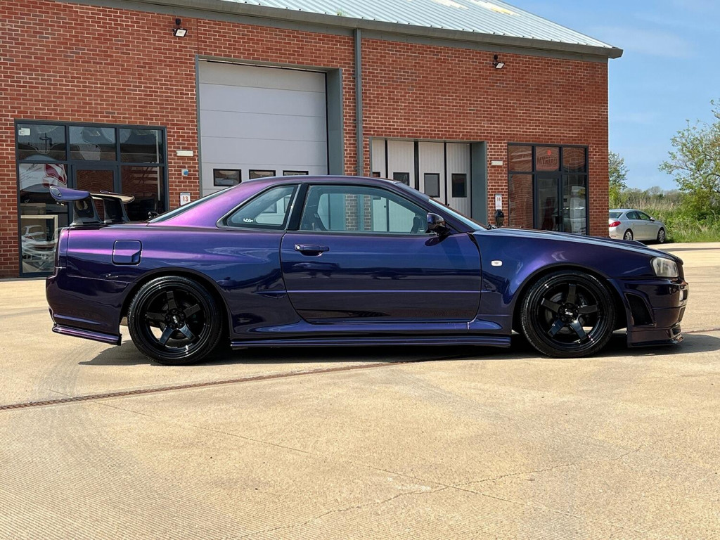 NISSAN SKYLINE