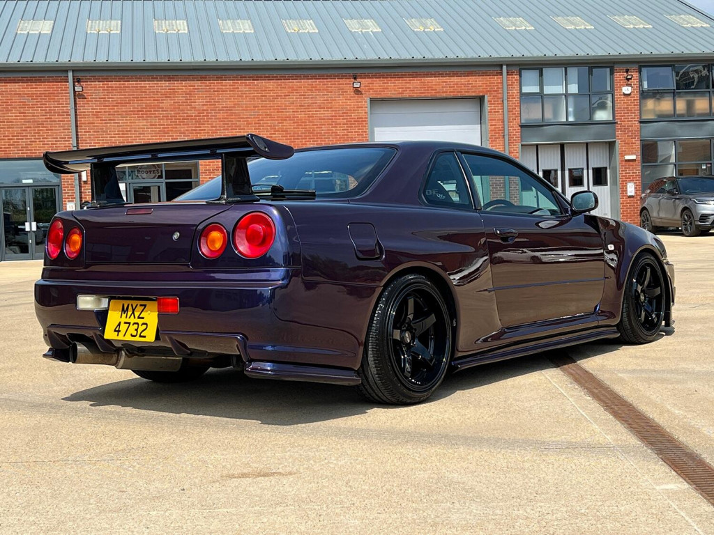 NISSAN SKYLINE