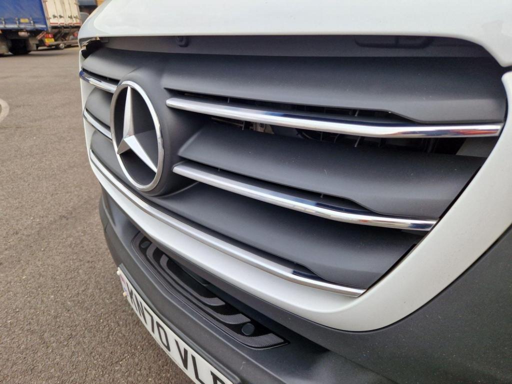 MERCEDES-BENZ SPRINTER