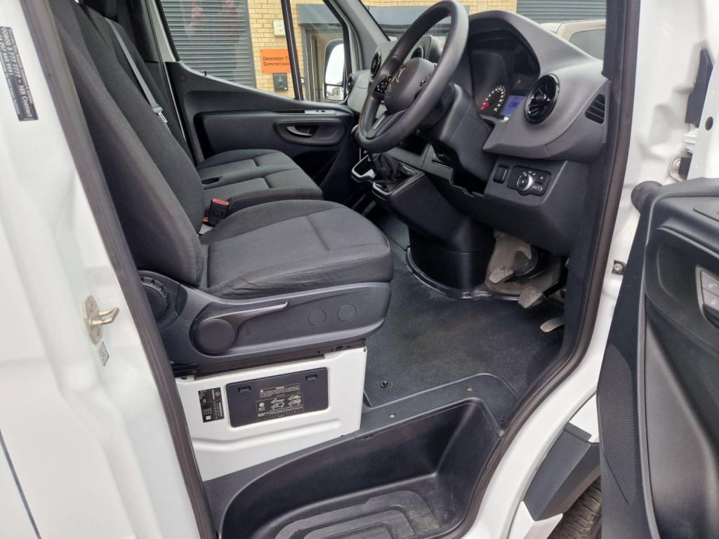 MERCEDES-BENZ SPRINTER