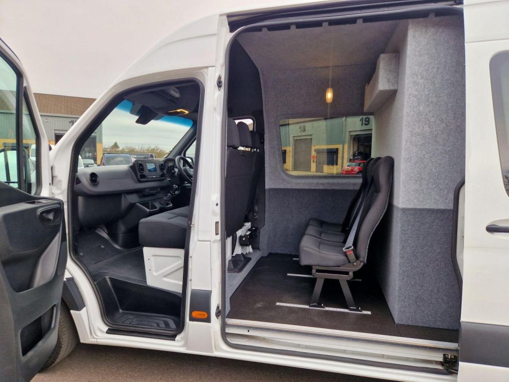 MERCEDES-BENZ SPRINTER