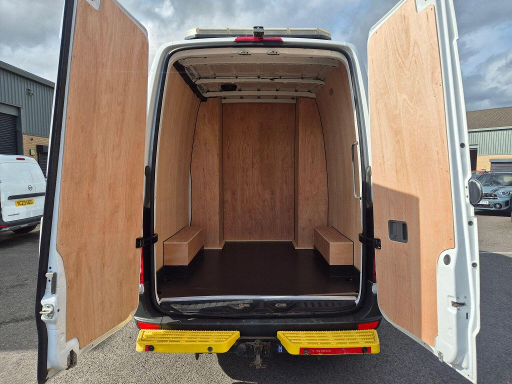 MERCEDES-BENZ SPRINTER