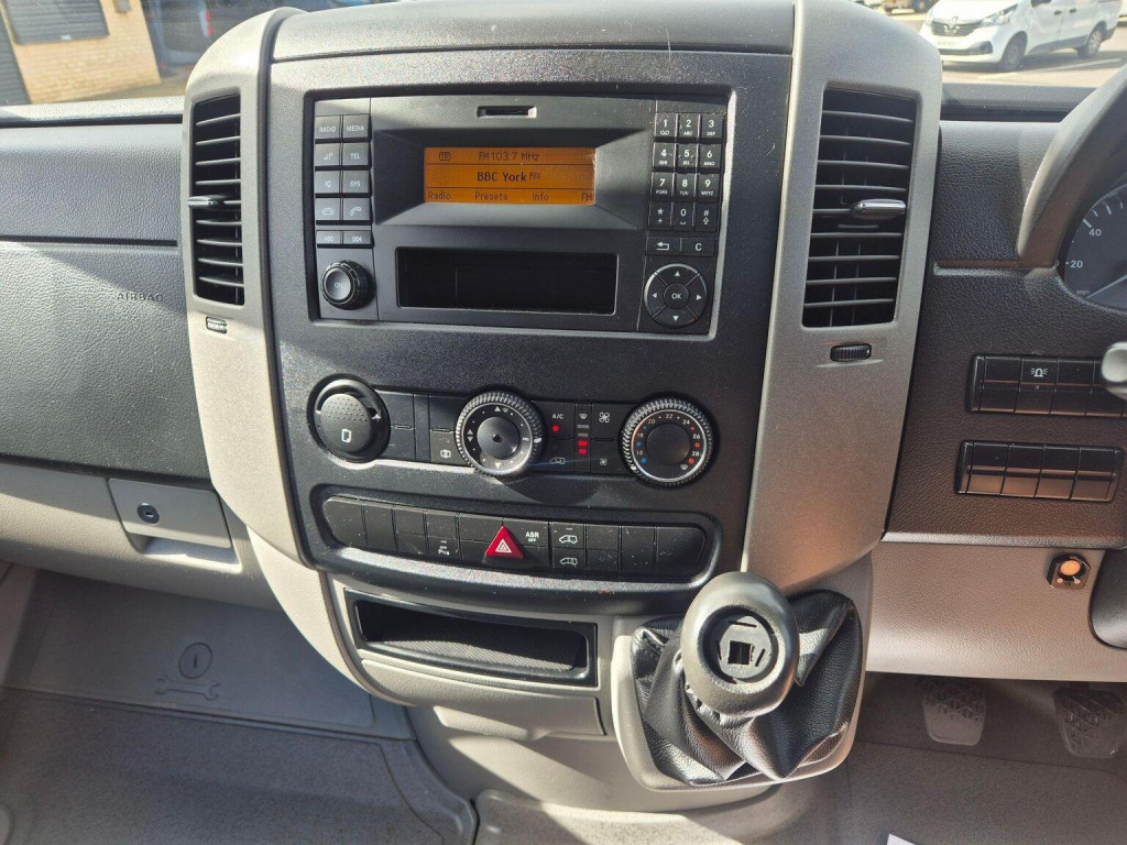 MERCEDES-BENZ SPRINTER