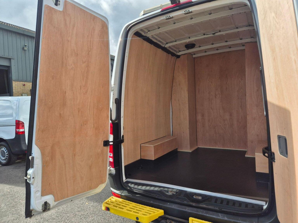 MERCEDES-BENZ SPRINTER