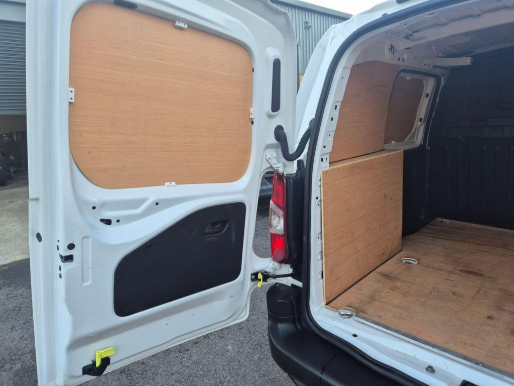 VAUXHALL COMBO
