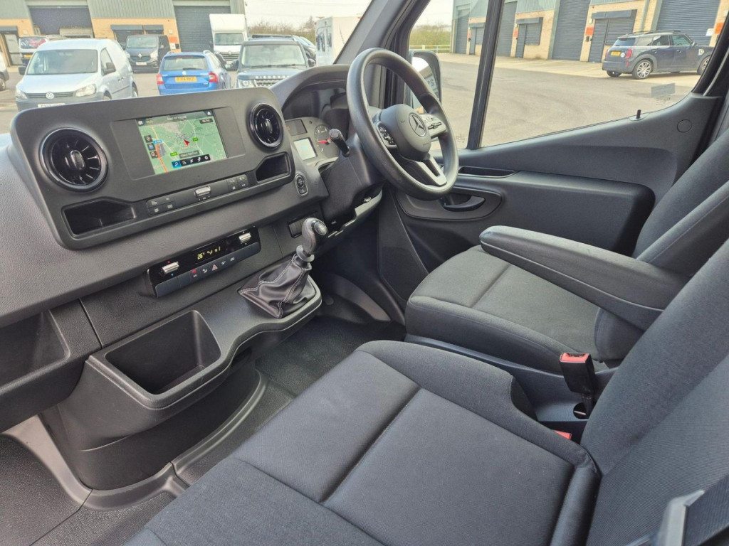 MERCEDES-BENZ SPRINTER