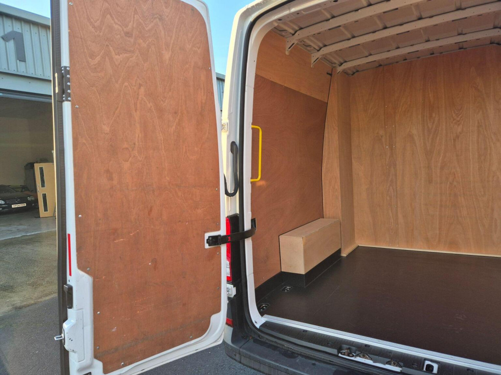 VOLKSWAGEN CRAFTER