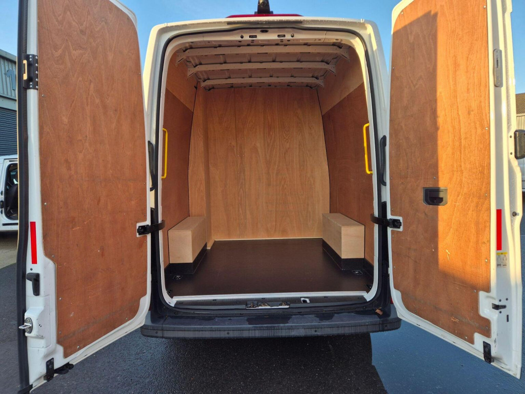 VOLKSWAGEN CRAFTER