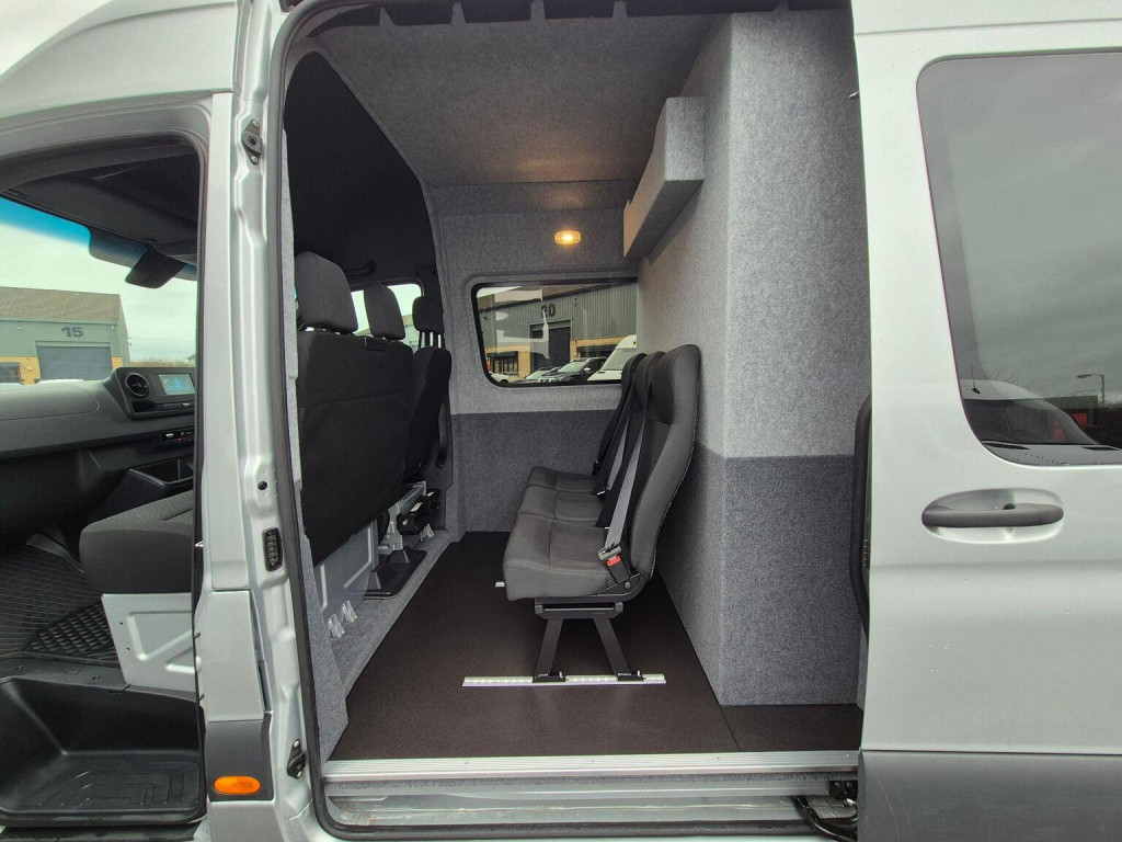 MERCEDES-BENZ SPRINTER
