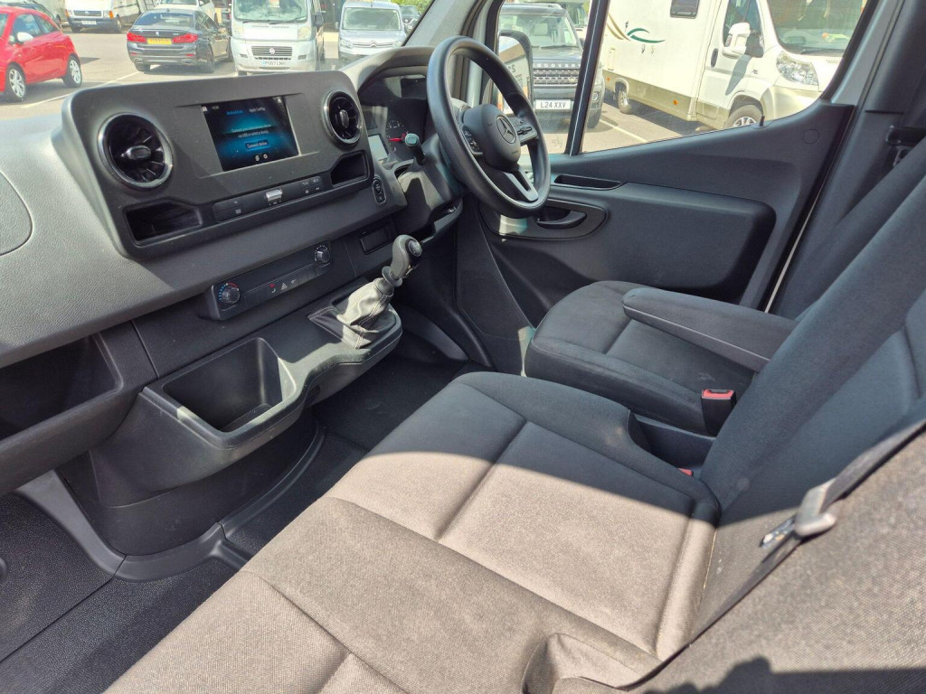 MERCEDES-BENZ SPRINTER