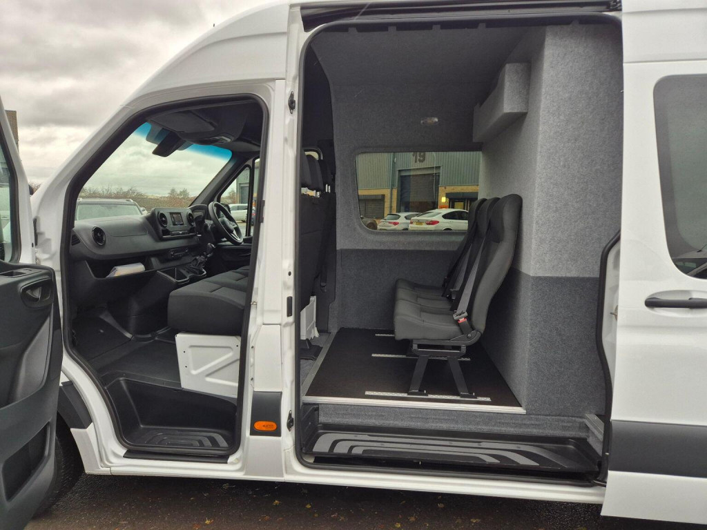 MERCEDES-BENZ SPRINTER