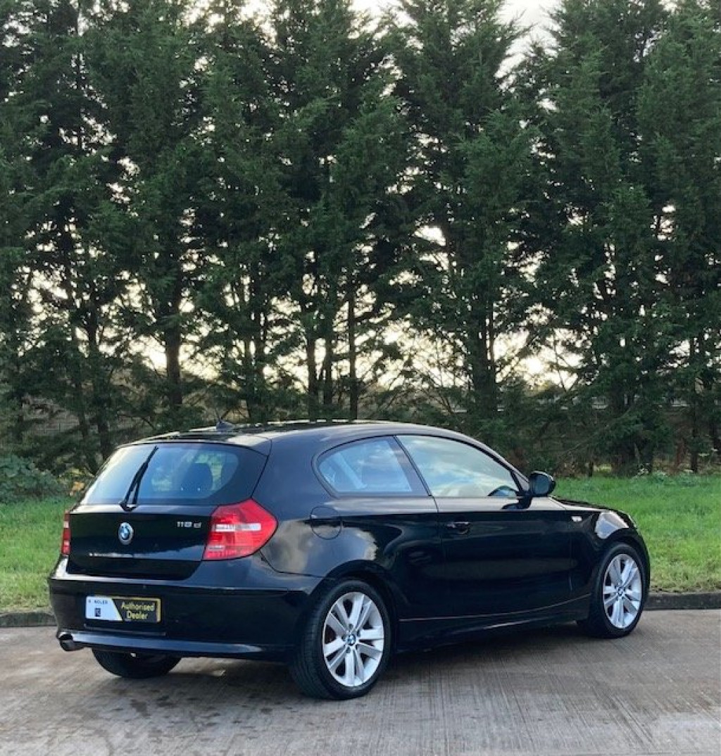 BMW 1 SERIES