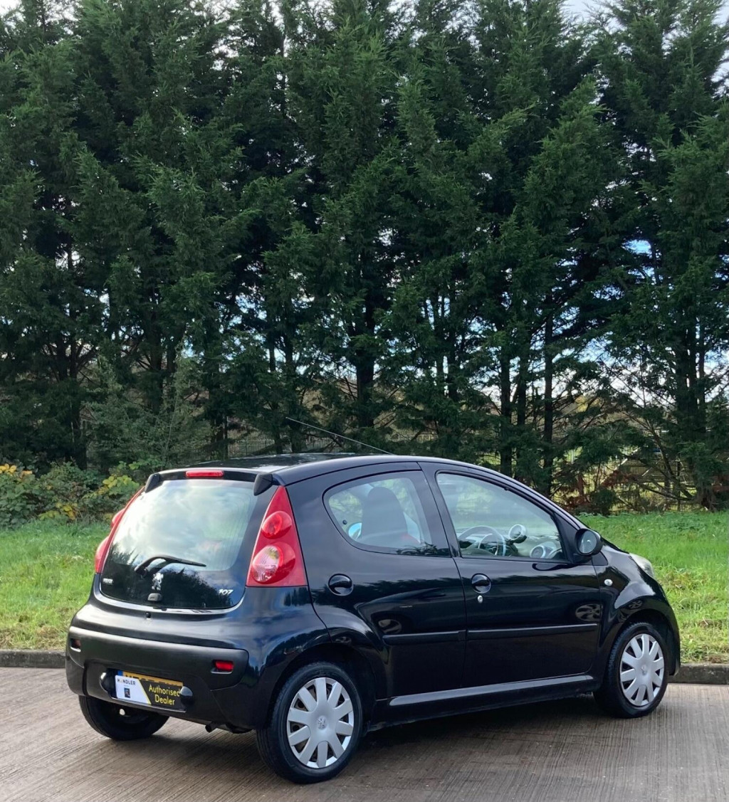 PEUGEOT 107