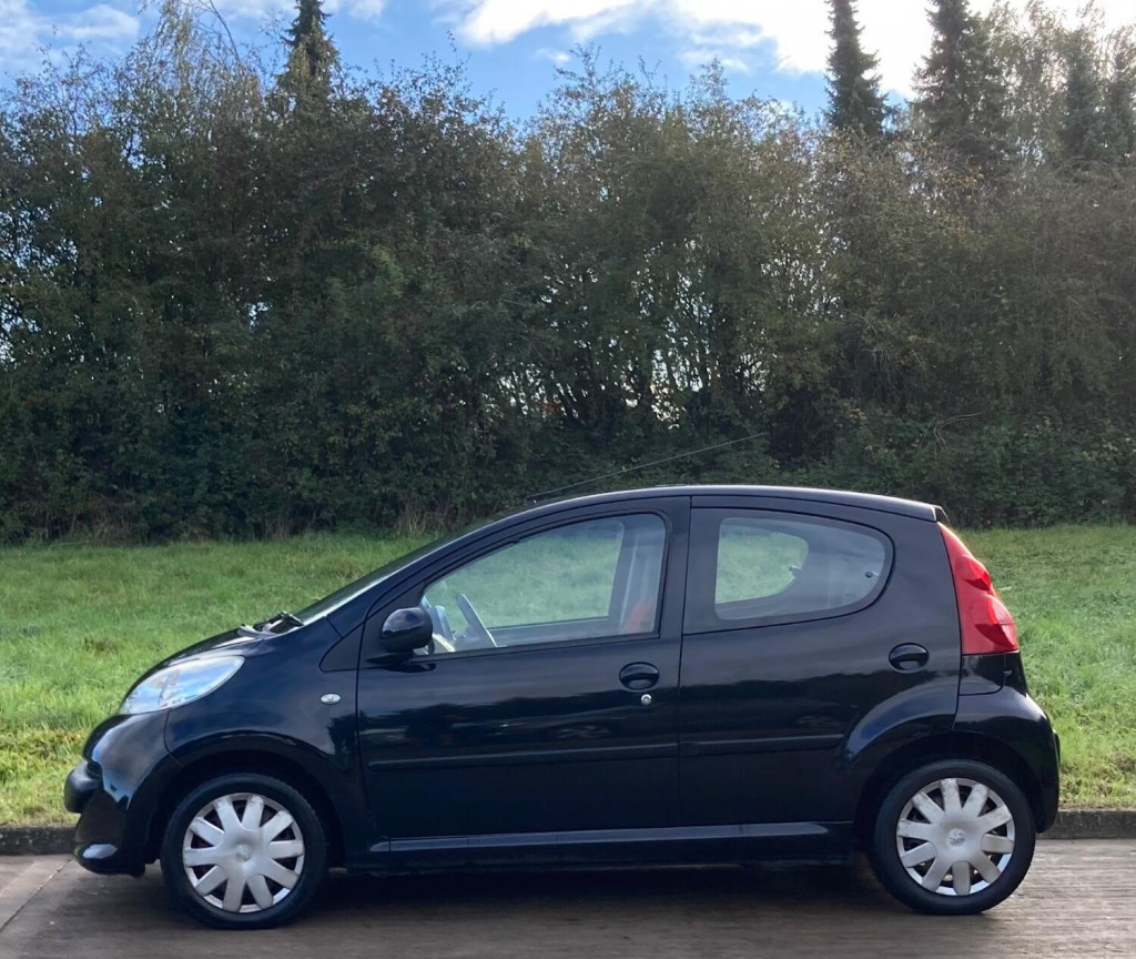 PEUGEOT 107