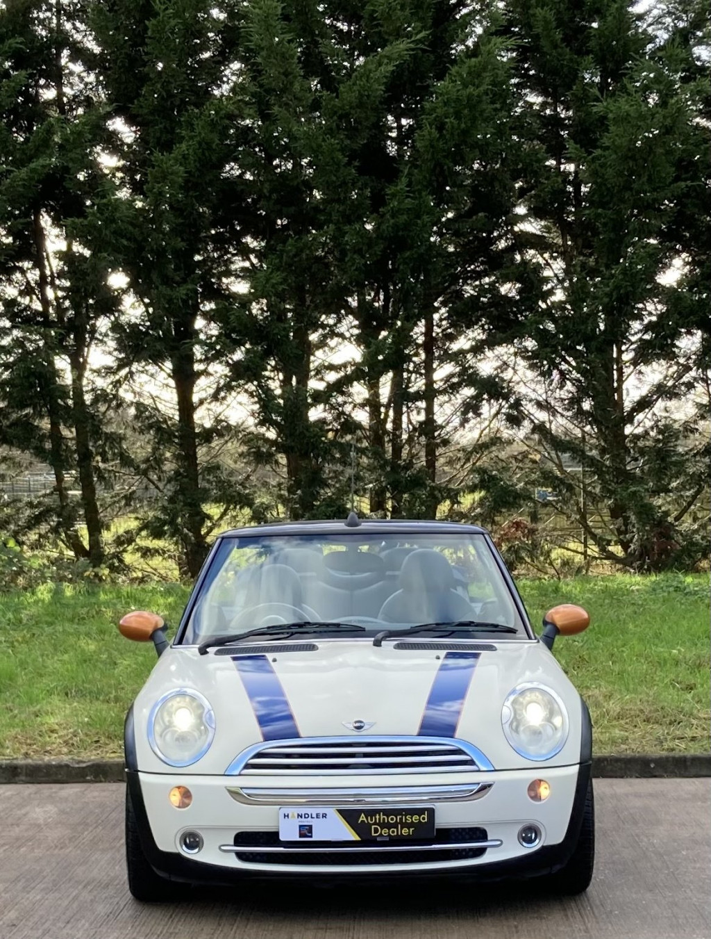 View MINI CONVERTIBLE 1.6 Cooper Convertible