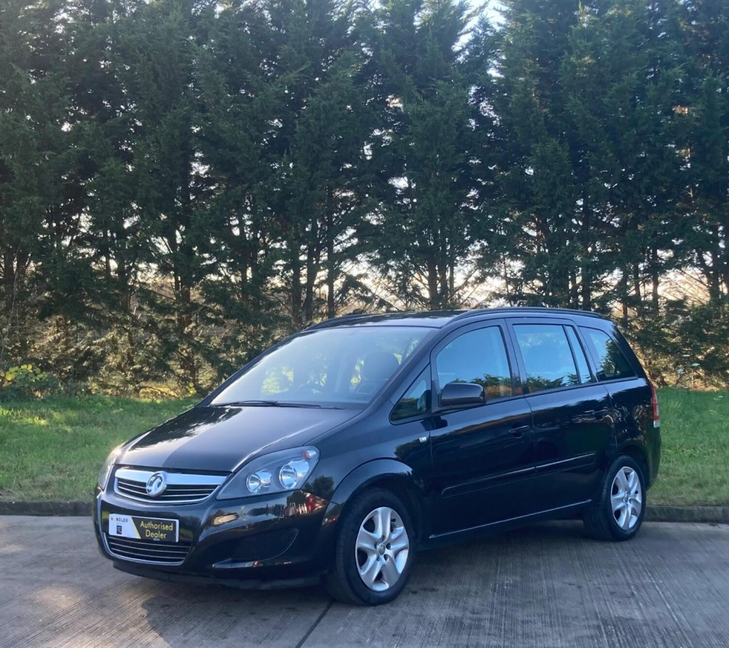 View VAUXHALL ZAFIRA 1.8 16V Exclusiv 