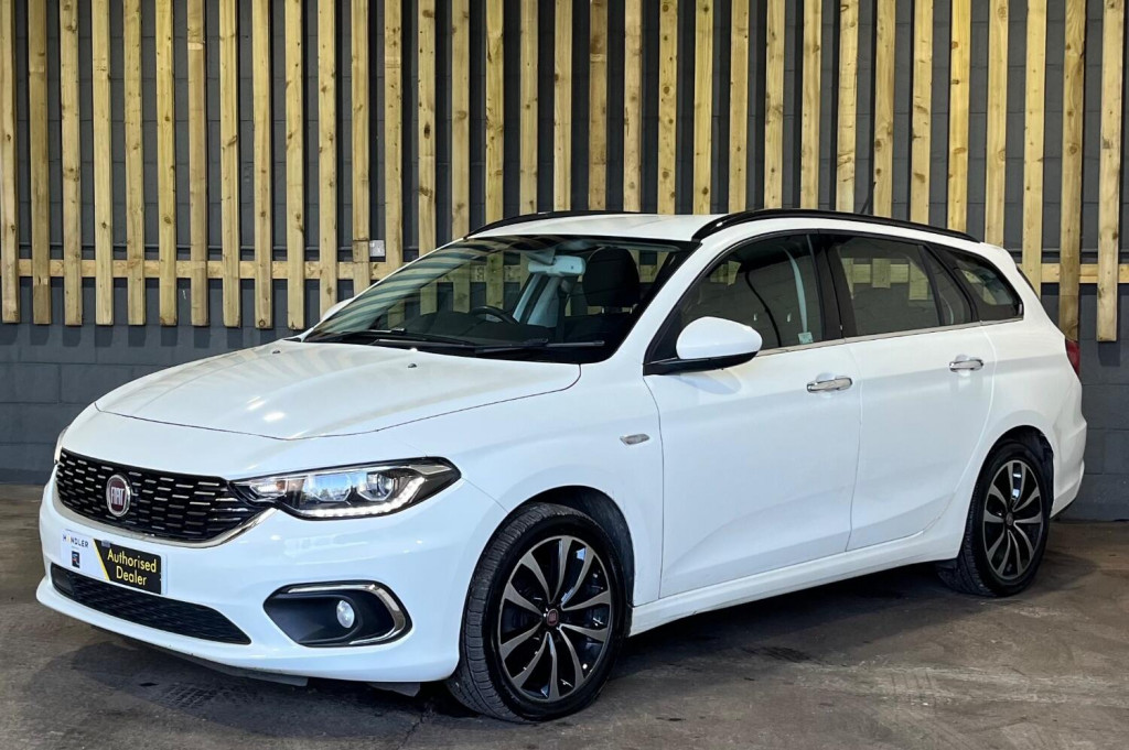 View FIAT TIPO 1.6 Tipo Station Wagon 1.6 Multijet 120hp Lounge