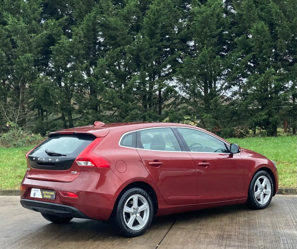 VOLVO V40