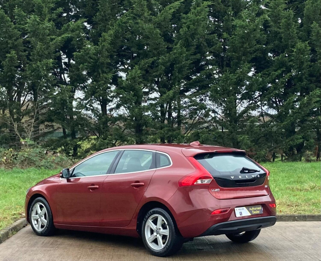 VOLVO V40