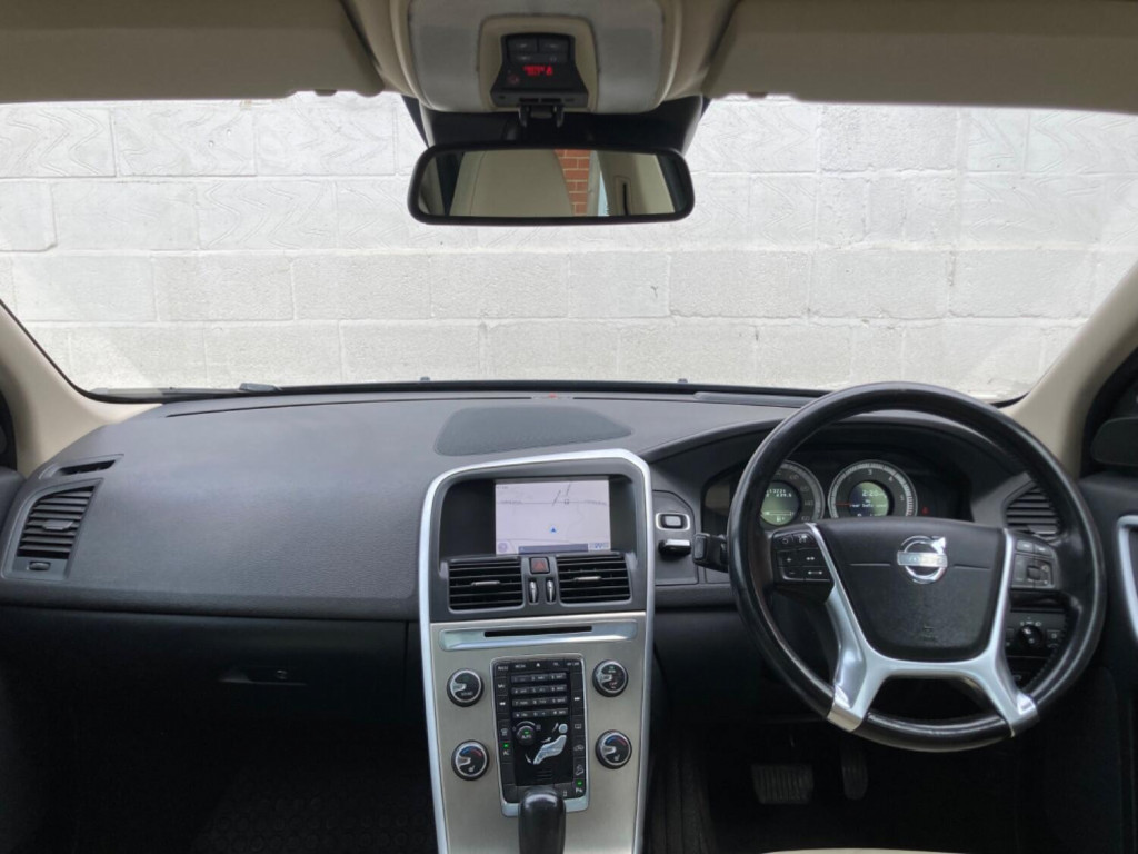 View VOLVO XC60 2.4 D5 SE Lux 