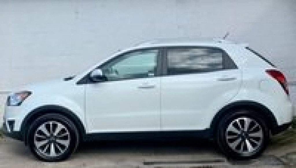 View SSANGYONG KORANDO 2.2 D LE 