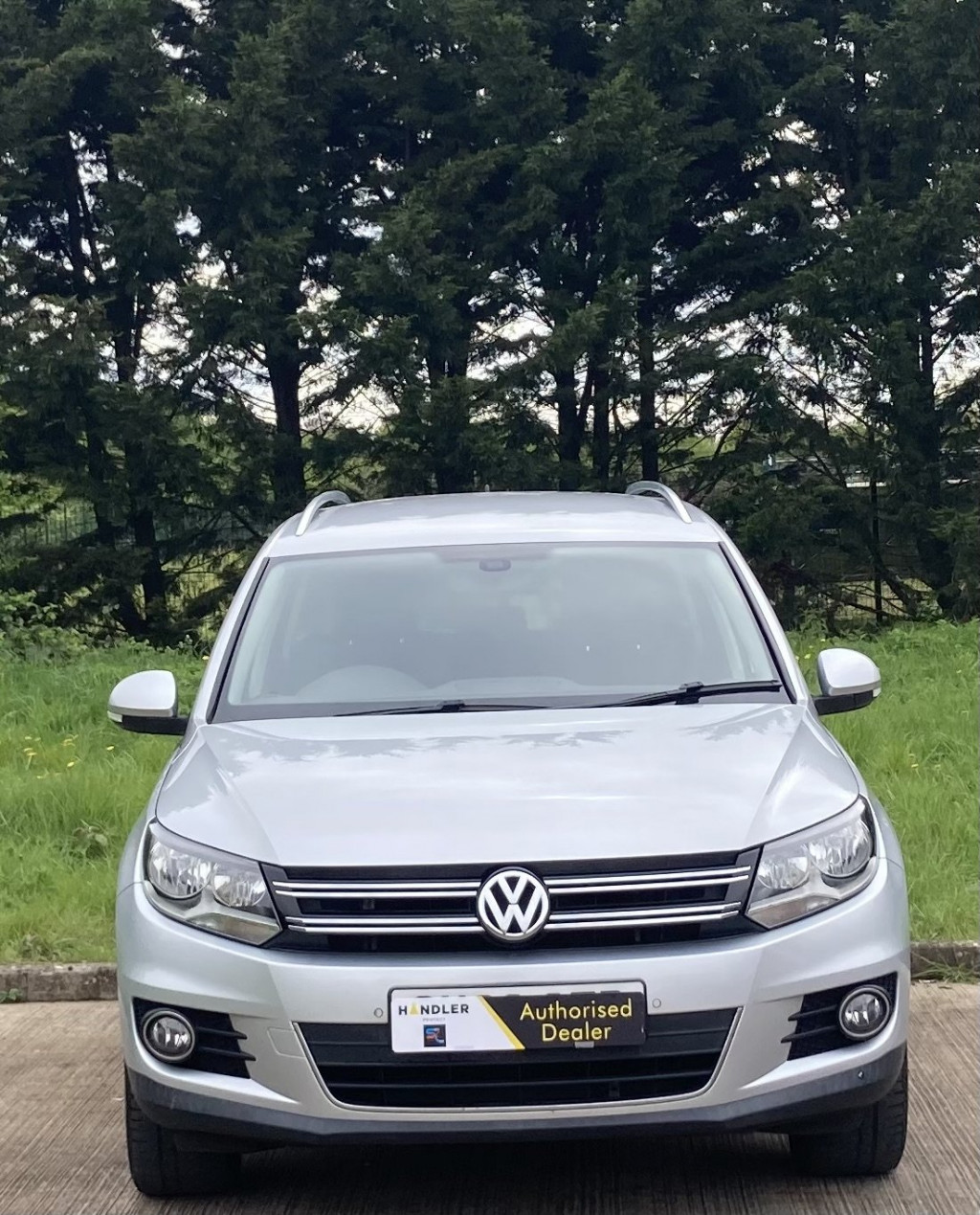 View VOLKSWAGEN TIGUAN 2.0 TDI BlueMotion Tech SE 