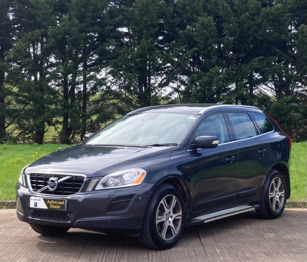 View VOLVO XC60 2.4 D5 SE Lux