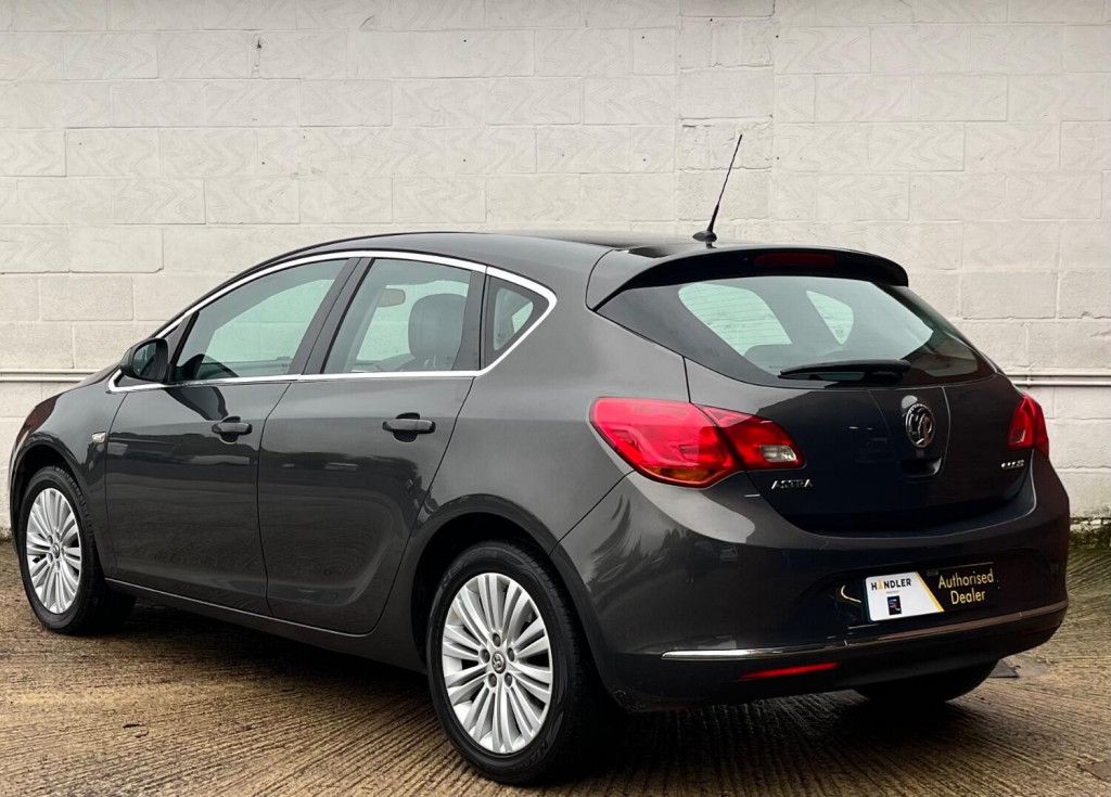 VAUXHALL ASTRA