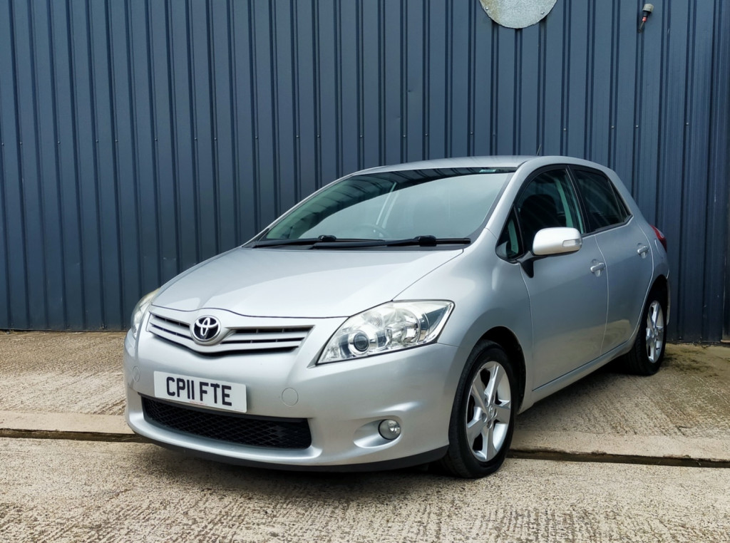 View TOYOTA AURIS VVT-I TR