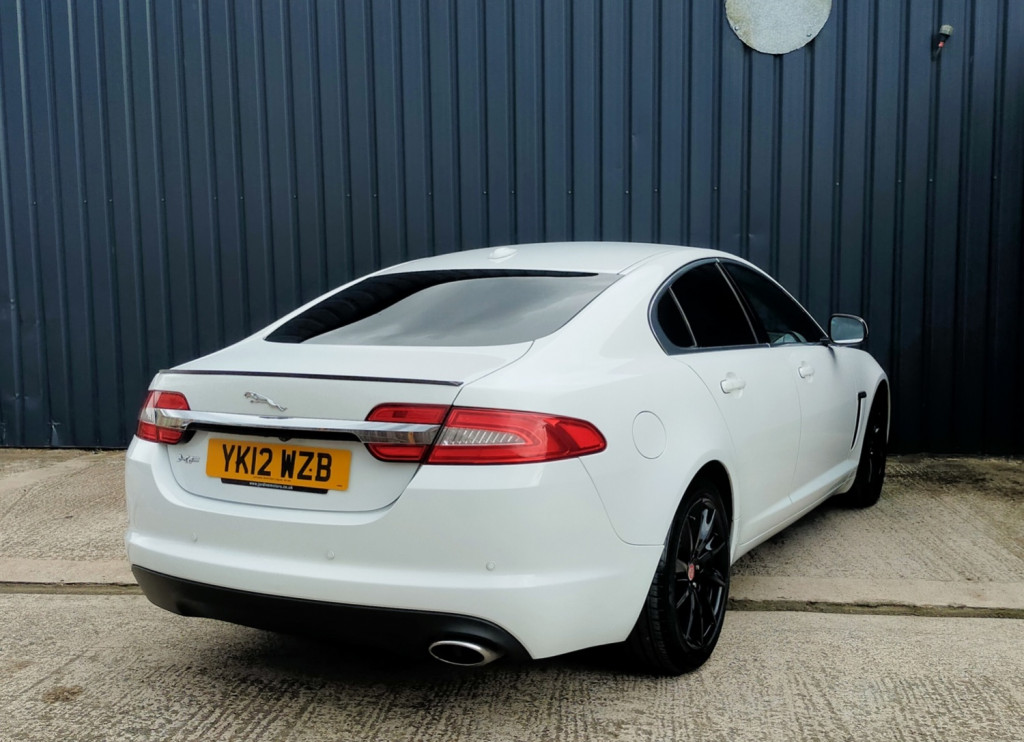 JAGUAR XF
