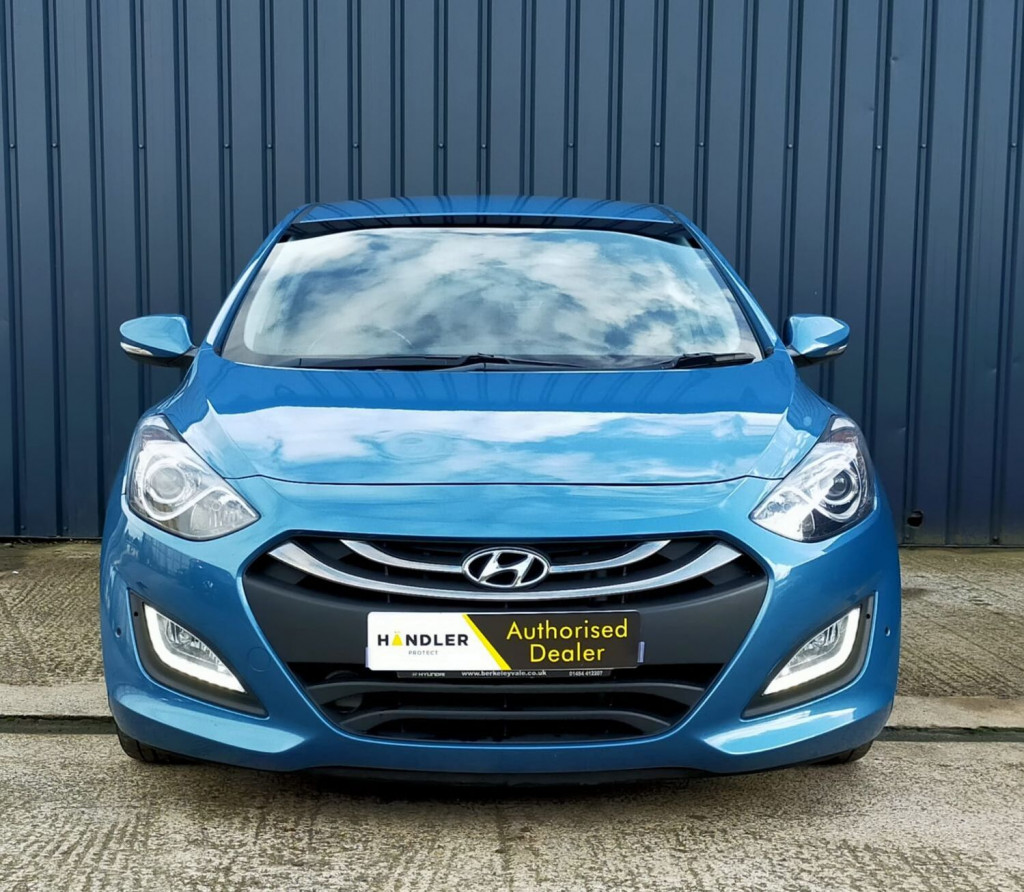 View HYUNDAI I30 CRDI STYLE BLUE DRIVE