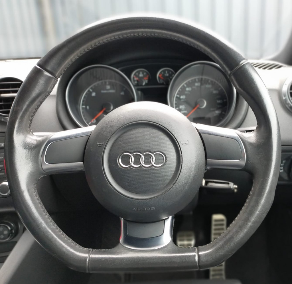 AUDI TT