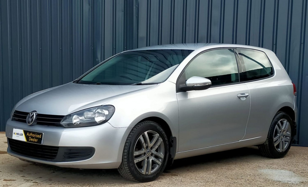 View VOLKSWAGEN GOLF SE TDI BLUEMOTION