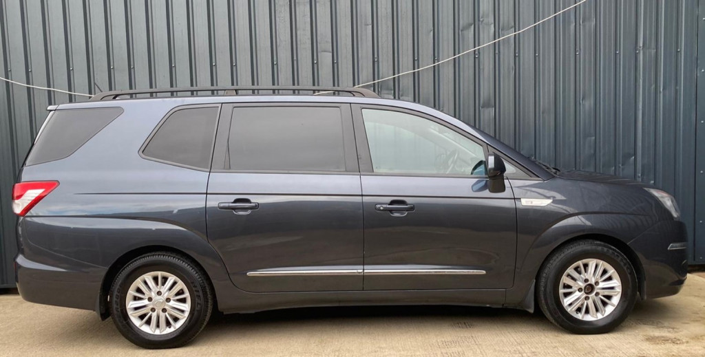 SSANGYONG RODIUS TURISMO