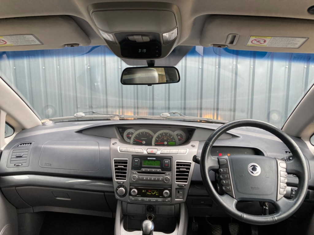 SSANGYONG RODIUS TURISMO