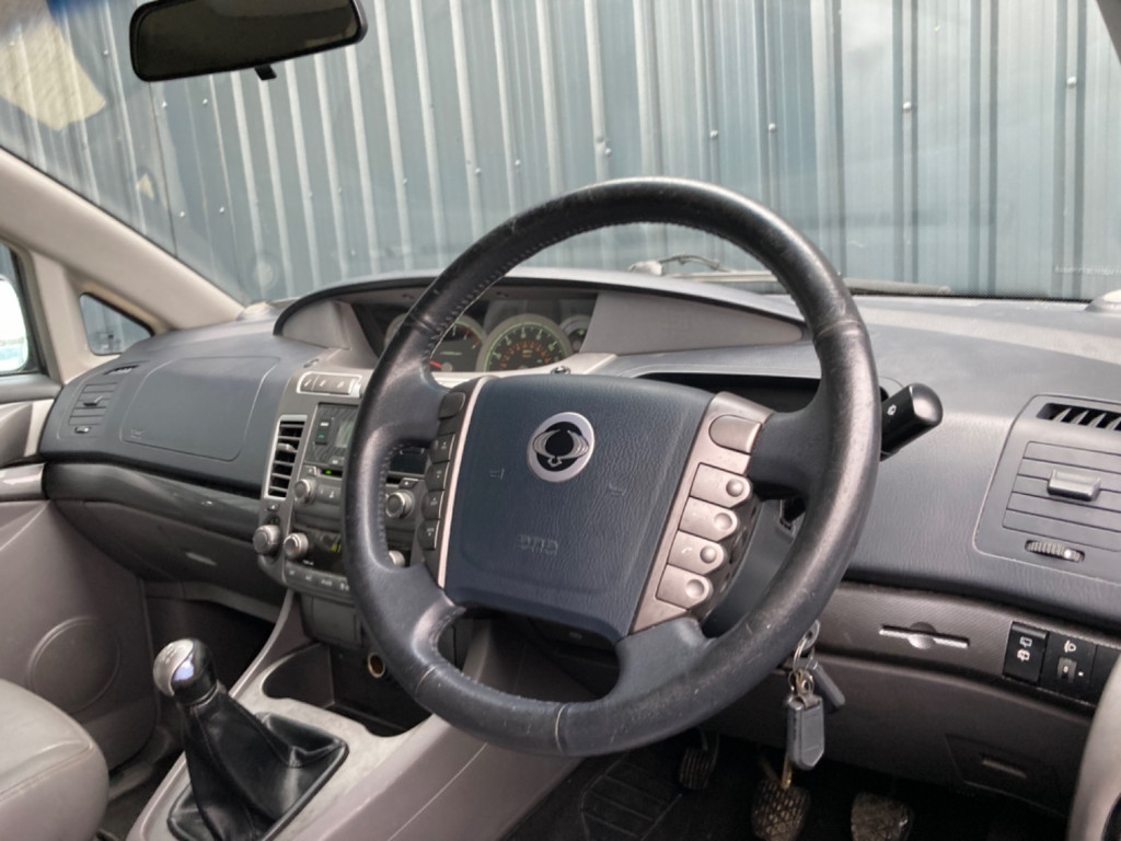 SSANGYONG RODIUS TURISMO