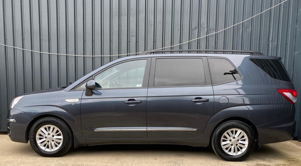 SSANGYONG RODIUS TURISMO