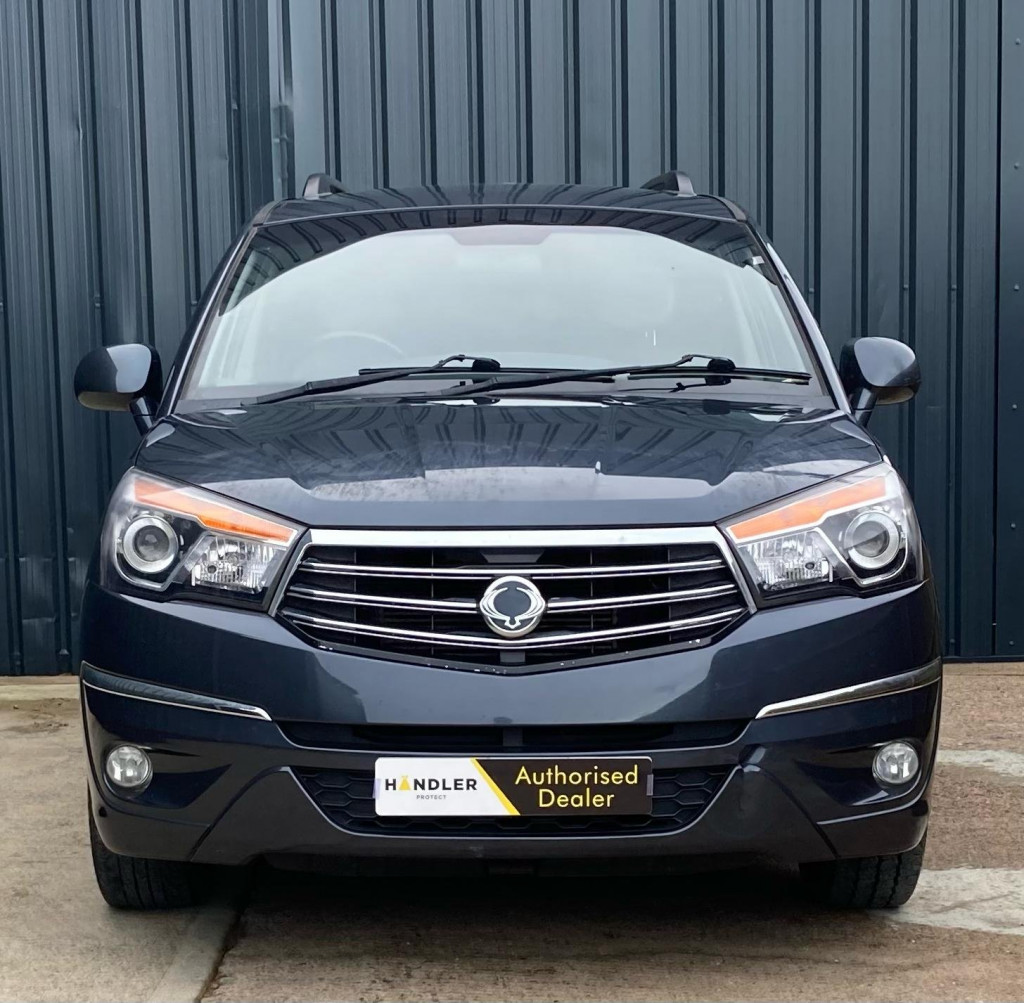 View SSANGYONG RODIUS TURISMO ES