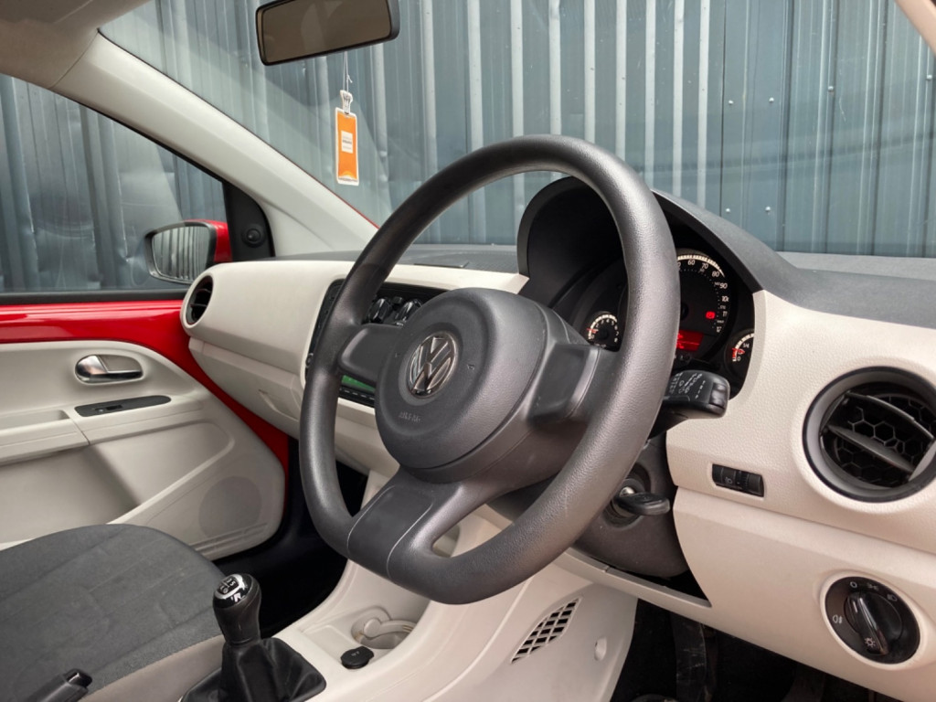 VOLKSWAGEN UP