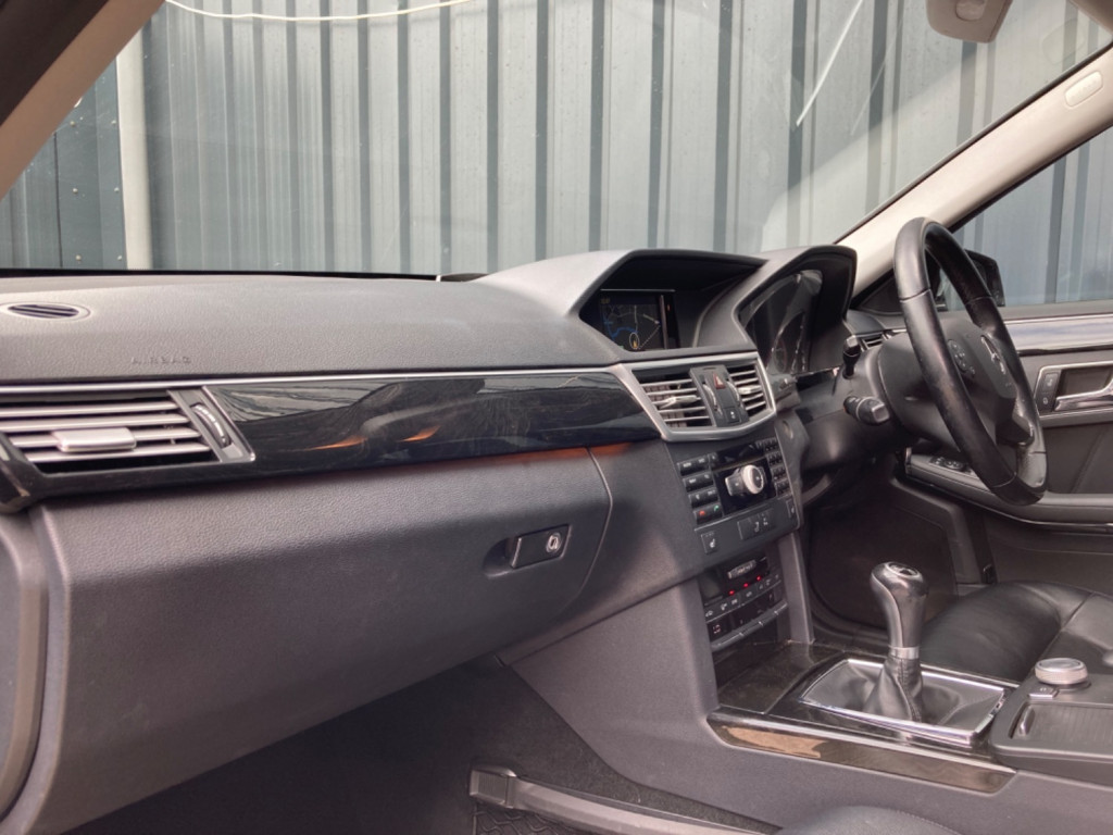 MERCEDES-BENZ E CLASS